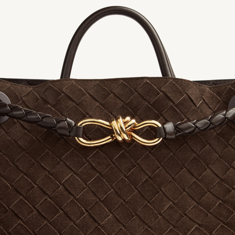 Medium Andiamo in Suede