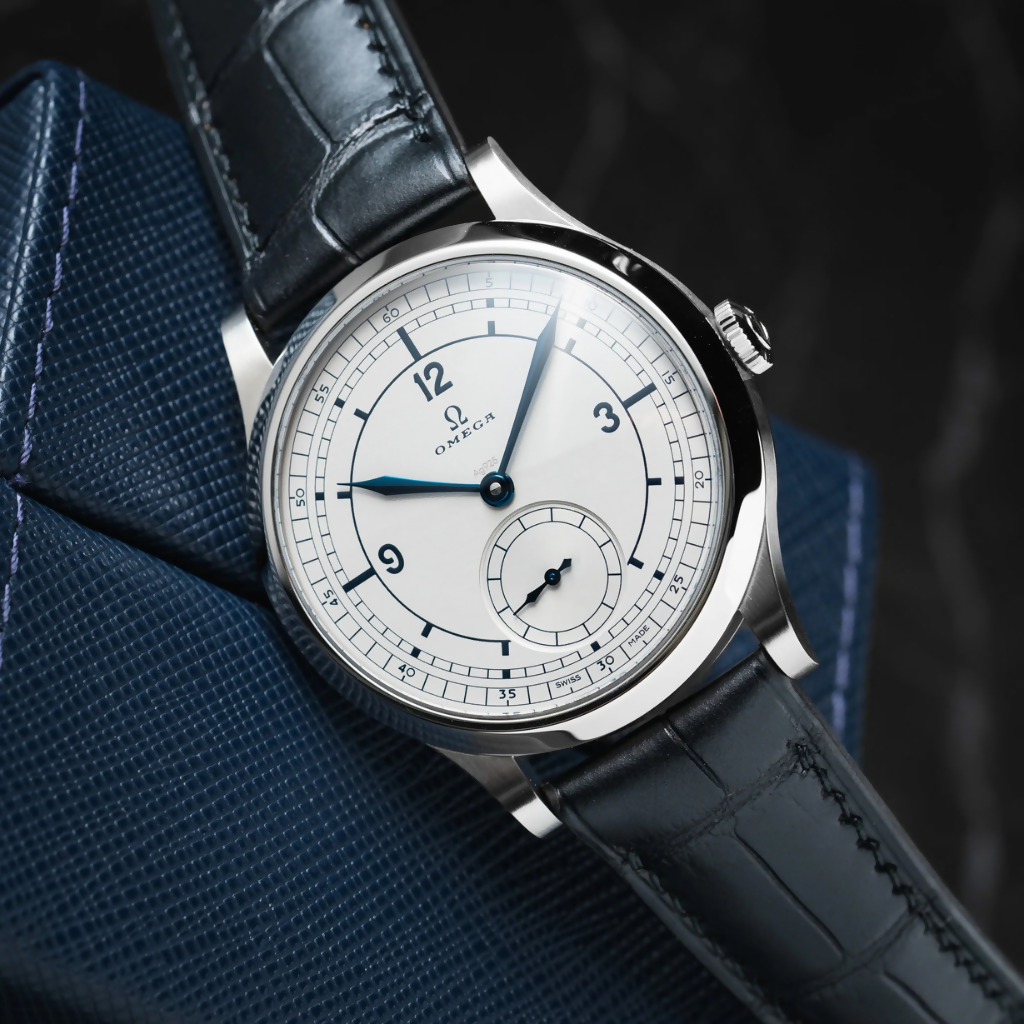 حزام من جلد التمساح باللون الأسود غير اللامع