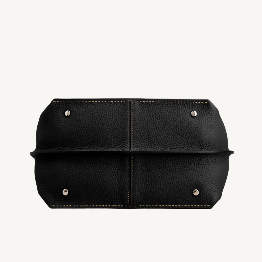 Bucket Bag in Leather Medium