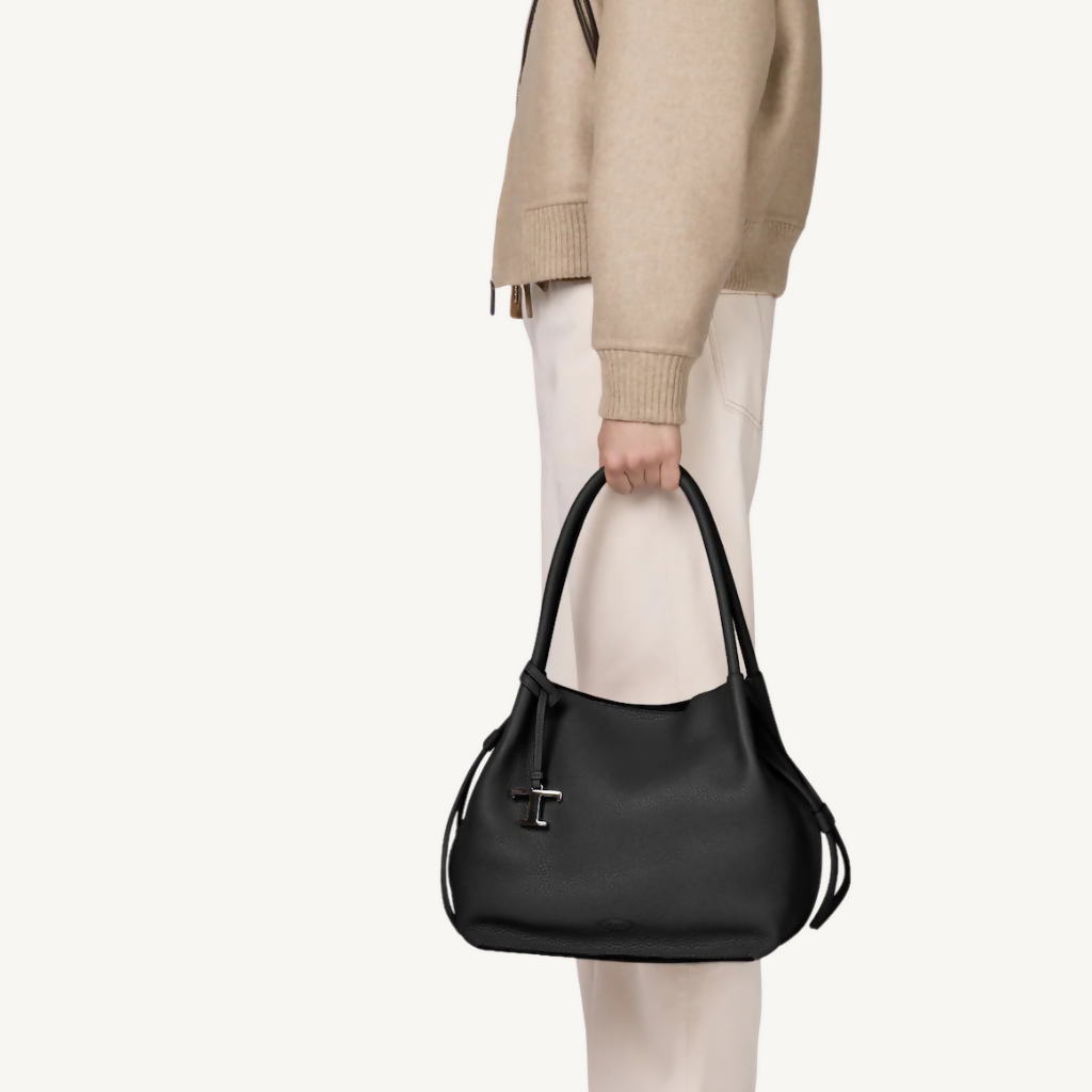 Bucket Bag in Leather Medium