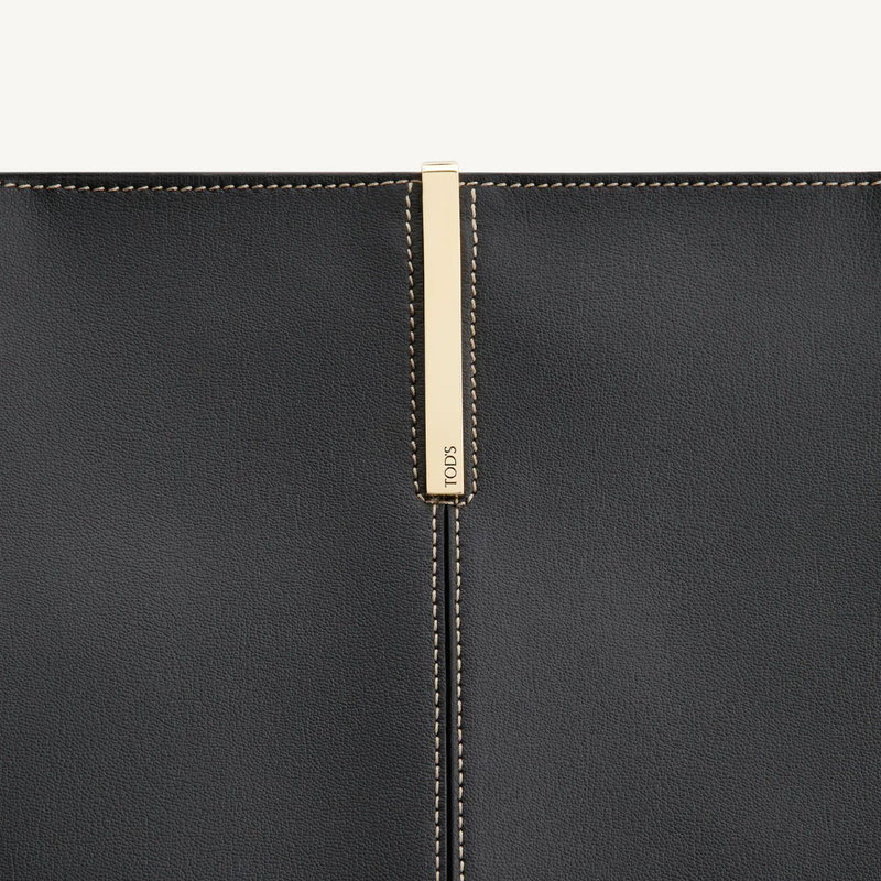 Shopping Bag in Leather Medium-Small