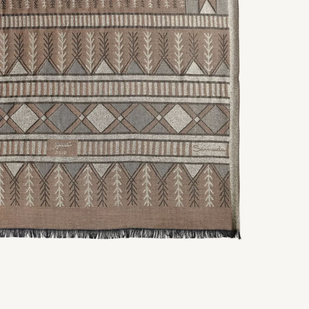 وشاح عسير منسوج بنقشة جاكار