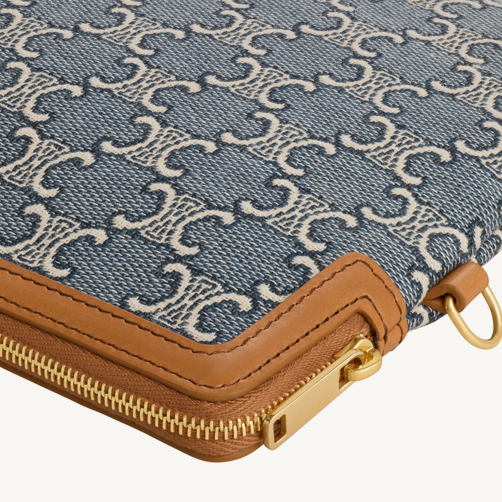 Triomphe Small Pouch in Jacqaurd